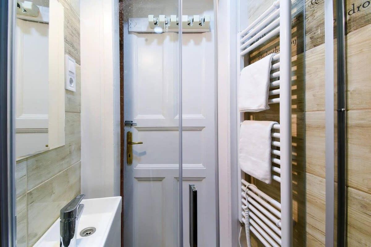 Very Central Very Spacious New Home Budapest Exteriör bild