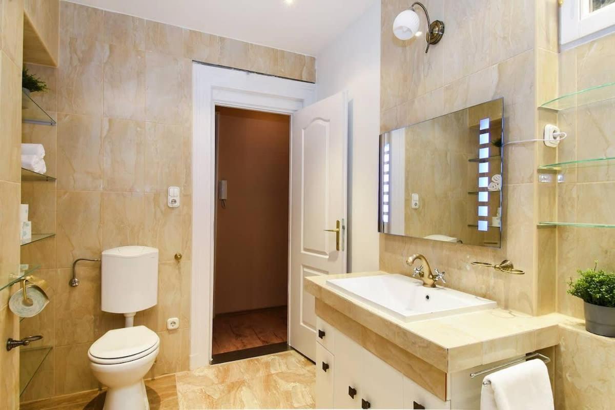 Very Central Very Spacious New Home Budapest Exteriör bild