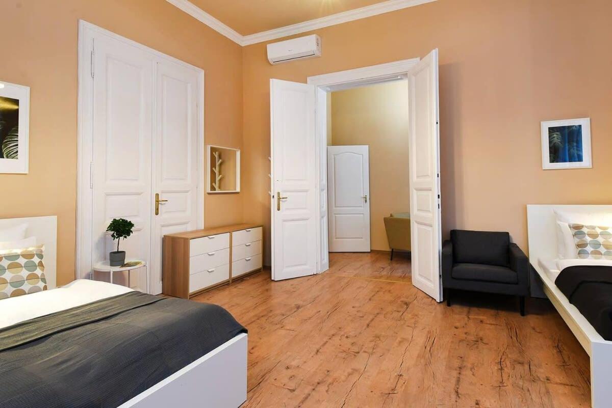 Very Central Very Spacious New Home Budapest Exteriör bild